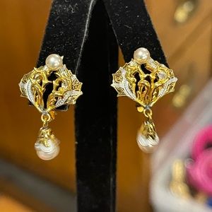 Vintage gold plated Spain clip on Damascene pearl earrings